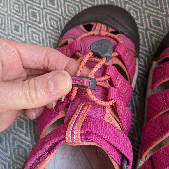 Keen Newport H2 Youth Sandals in Pink - Picture 9 of 13